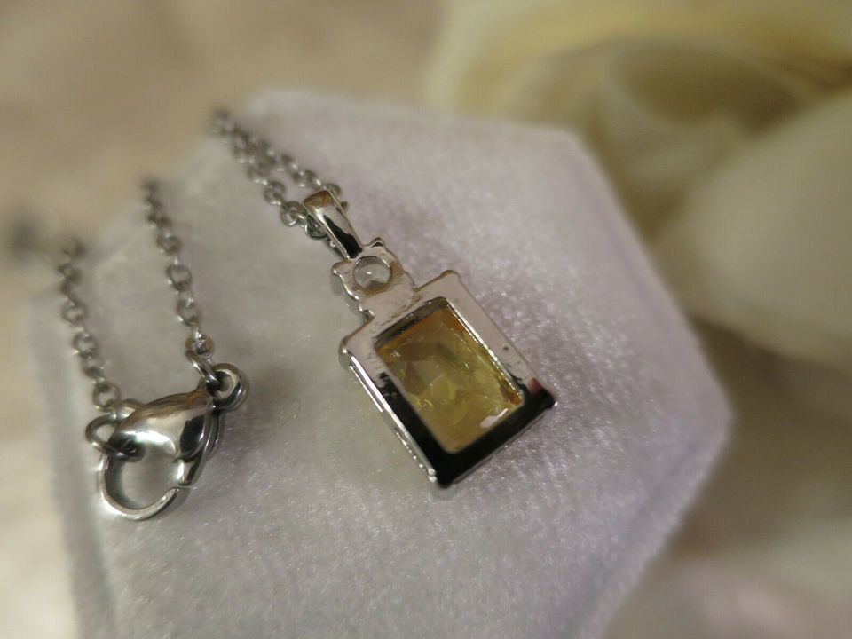 Vintage Art Deco design Jewellery White Gold Citrine crystal Pendant