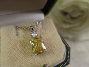 Vintage Art Deco design Jewellery White Gold Citrine crystal Pendant