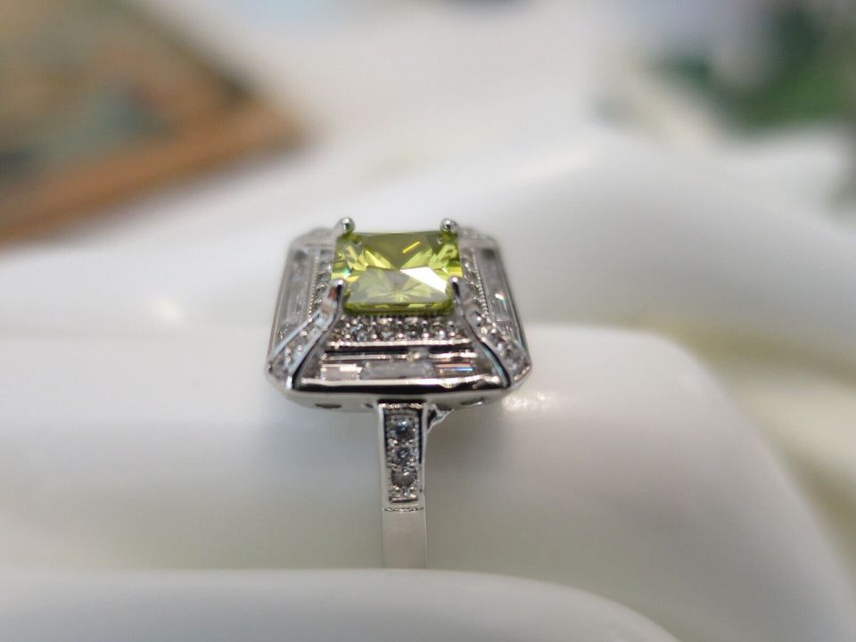 Vintage Jewellery Gold Ring Peridot Sapphire Art Deco Design size 10 (52)