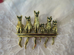 Beautiful Vintage style Gold tone & Green Rhinestone six Cats Brooch / Pendant