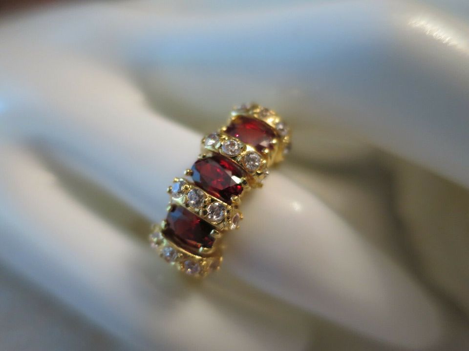 Vintage Jewellery Gold Ring Garnet & White Sapphires Art Deco Design