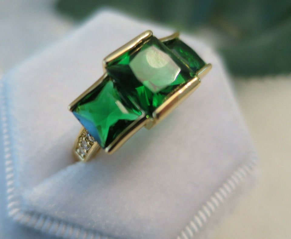 Vintage Jewellery Gold Ring 3 x Emerald White Sapphires Deco Design