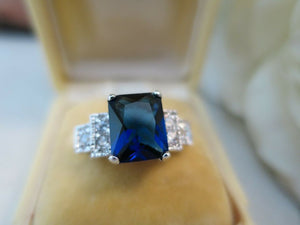 Vintage Jewellery Gold Ring Blue & White Sapphires Art Deco Design Size 8