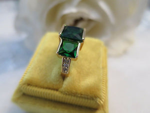 Vintage Jewellery Gold Ring 3 x Emerald White Sapphires Deco Design