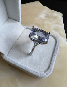 Vintage Jewellery White Gold Ring White Sapphire Art Deco Design